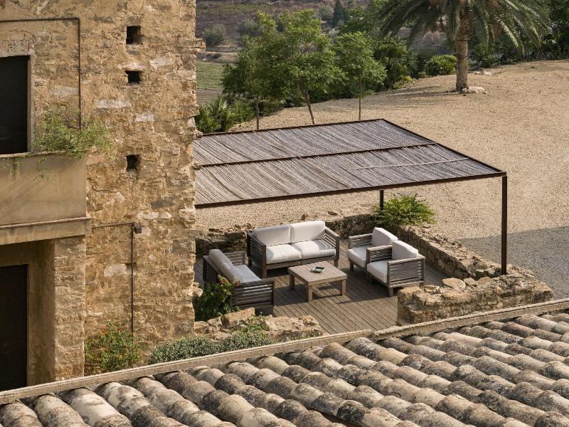 Wine Relais Feudi Del Pisciotto image