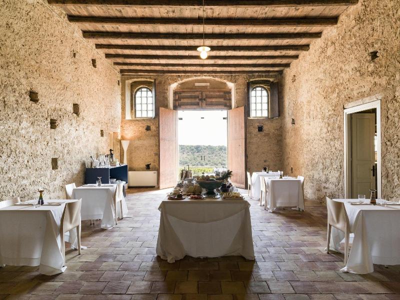 Wine Relais Feudi Del Pisciotto image