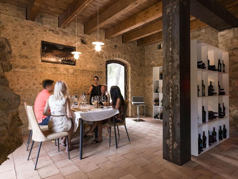 Wine Relais Feudi Del Pisciotto image