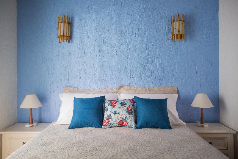 Bed room