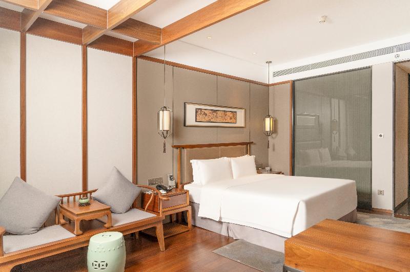 Grand Skylight International Hotel Pingshan image