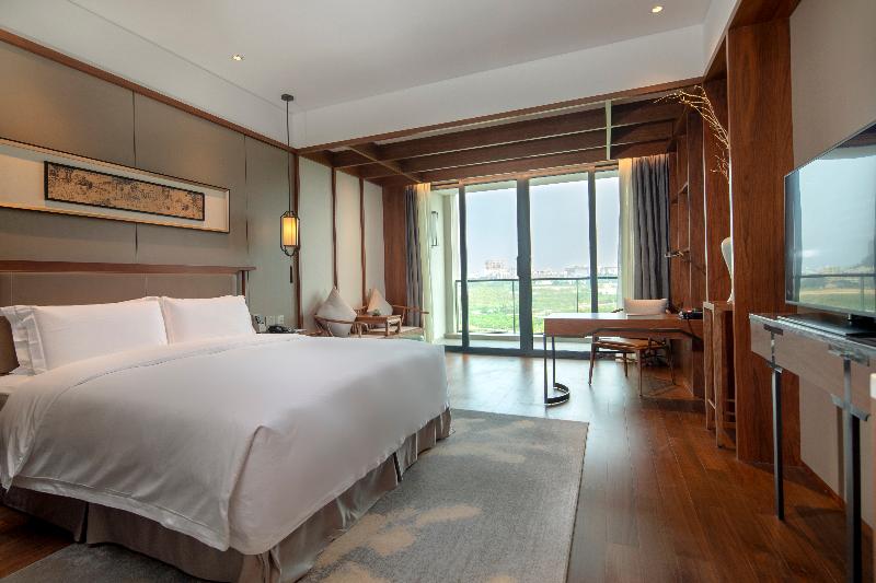 Grand Skylight International Hotel Pingshan image