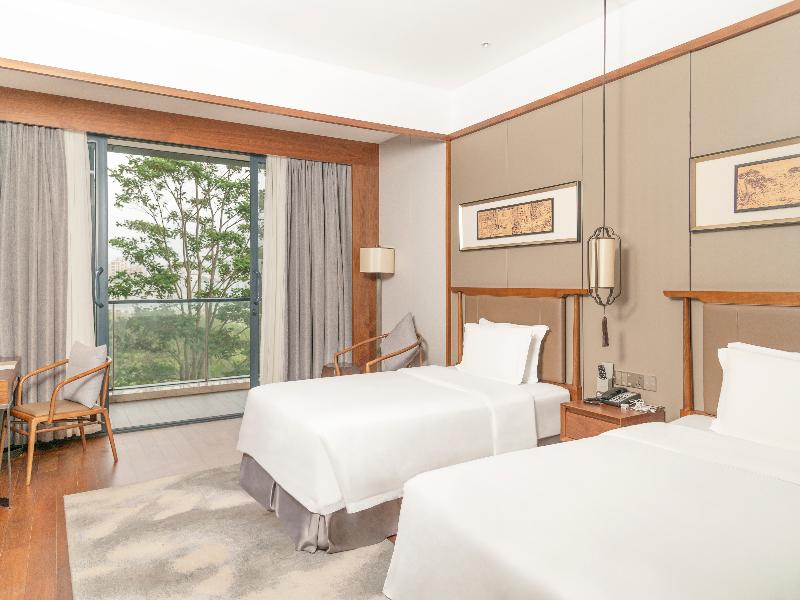 Grand Skylight International Hotel Pingshan image