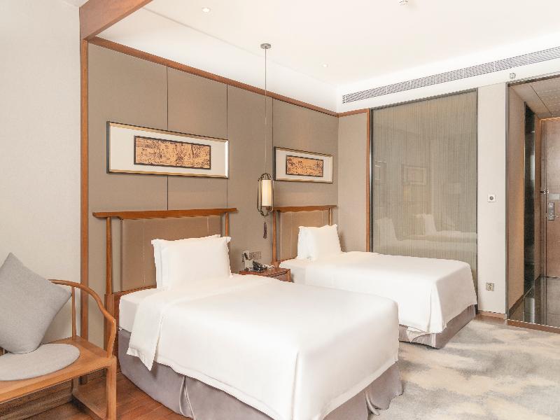 Grand Skylight International Hotel Pingshan image