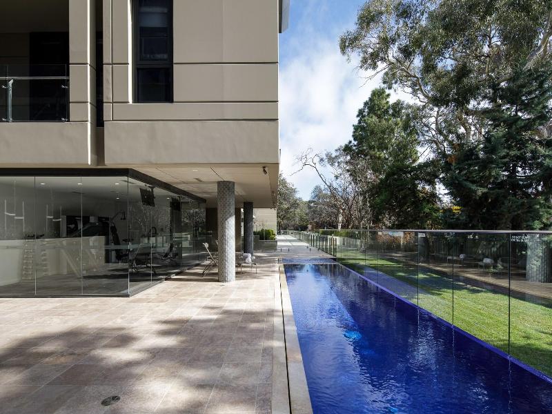 Knightsbridge Canberra image