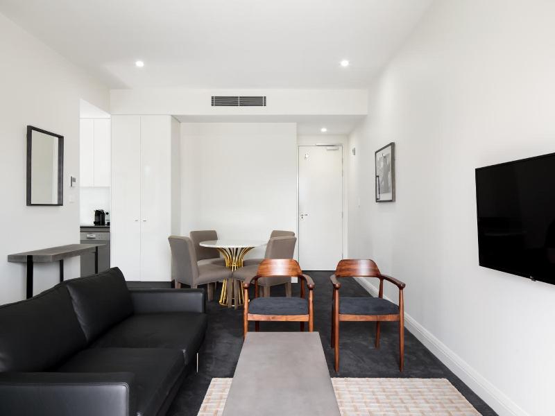 Knightsbridge Canberra image