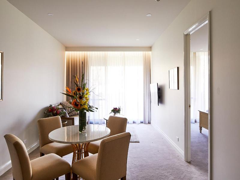 Knightsbridge Canberra image