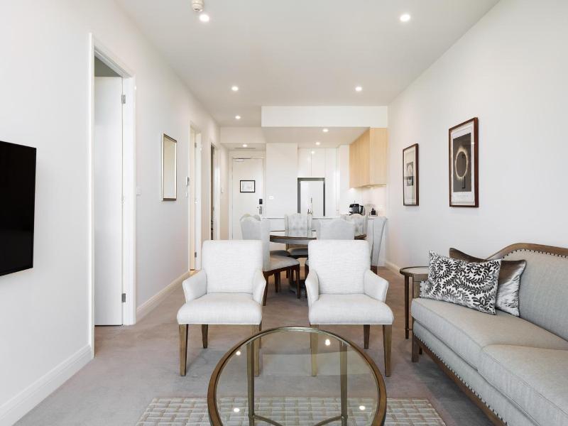 Knightsbridge Canberra image