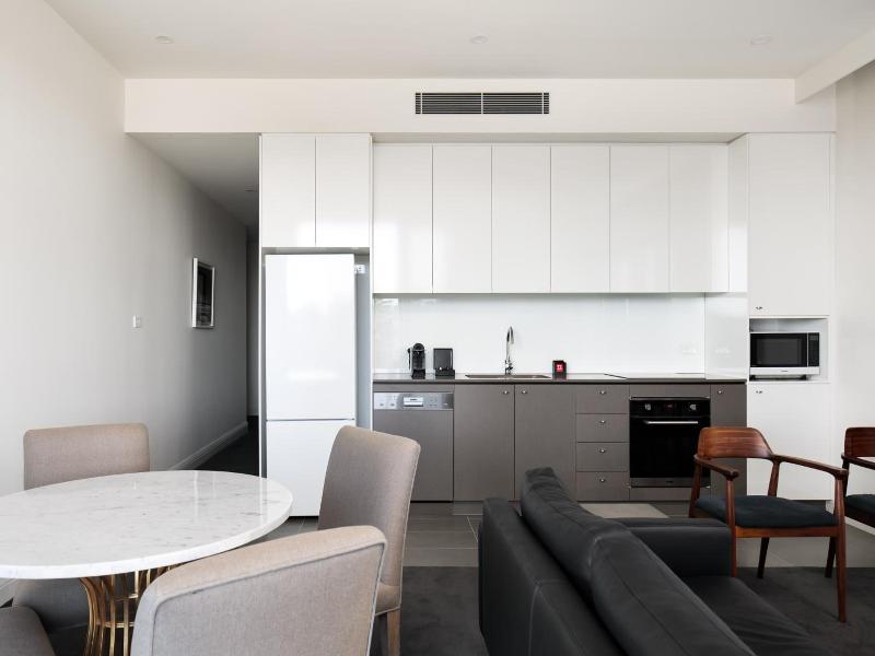 Knightsbridge Canberra image