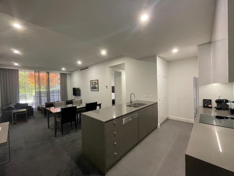 Knightsbridge Canberra image