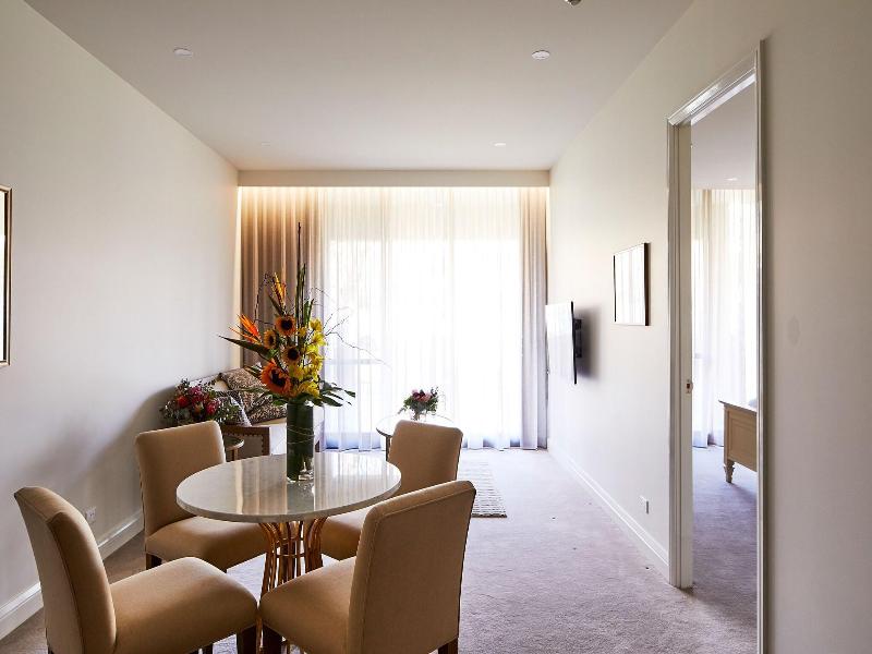 Knightsbridge Canberra image