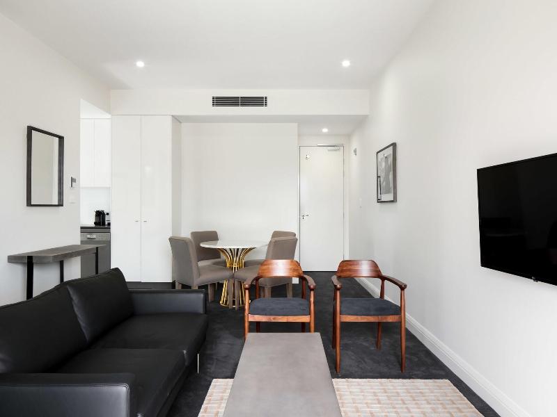 Knightsbridge Canberra image