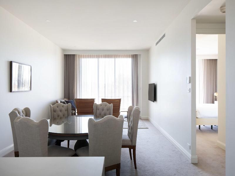 Knightsbridge Canberra image