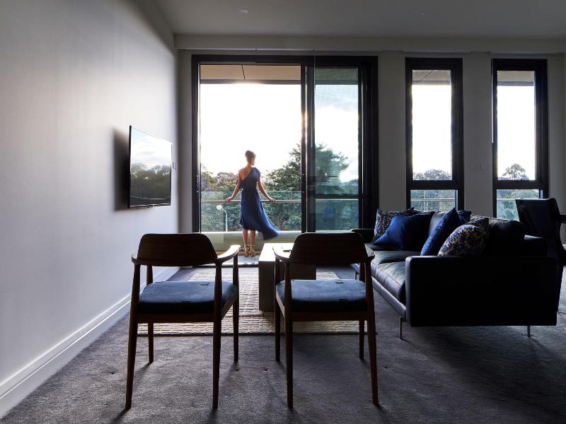 Knightsbridge Canberra image
