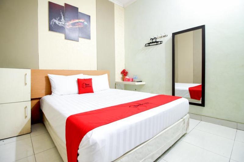 RedDoorz near Adisucipto Airport 3