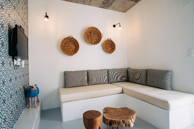 Mesanto Luxury Suites - Image 5