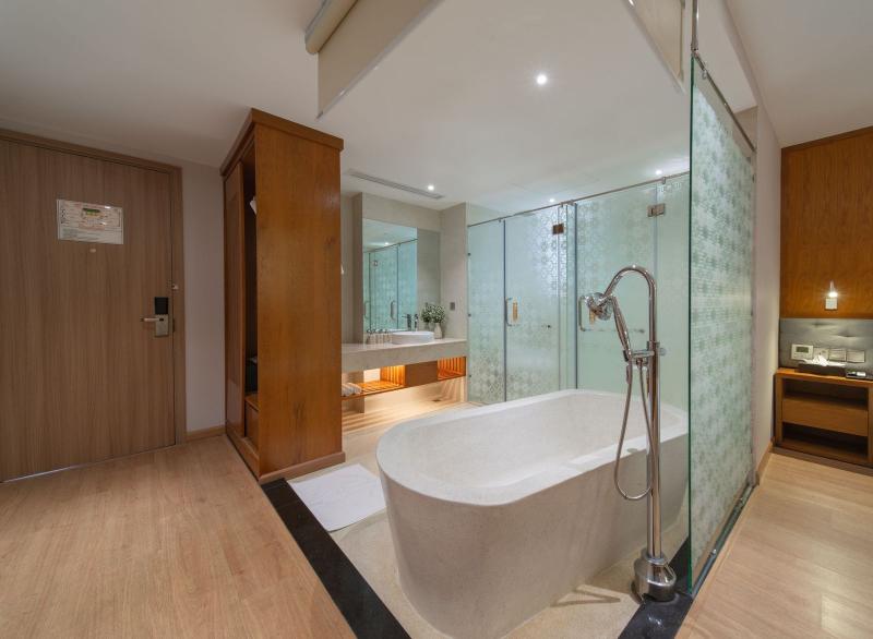 Le's Cham Hotel image