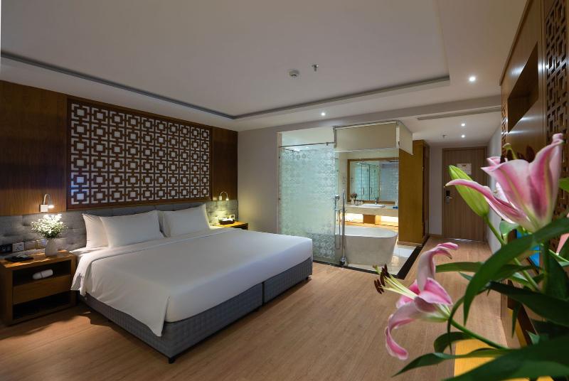 Le's Cham Hotel image