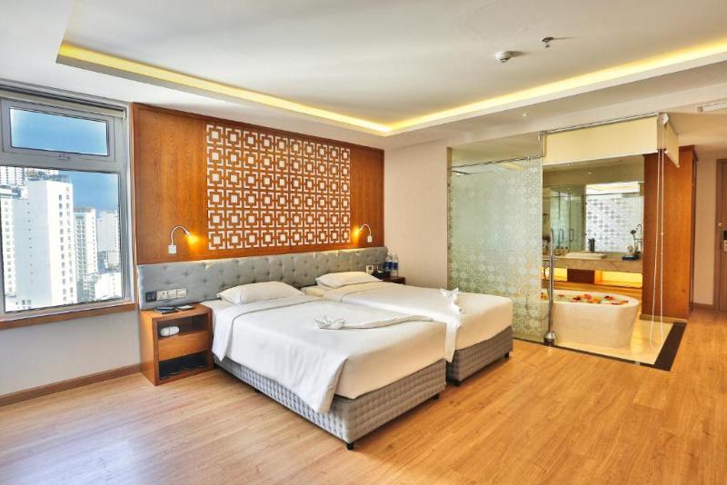 Le's Cham Hotel image