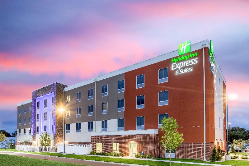 Holiday Inn Express and Suites Ottawa image