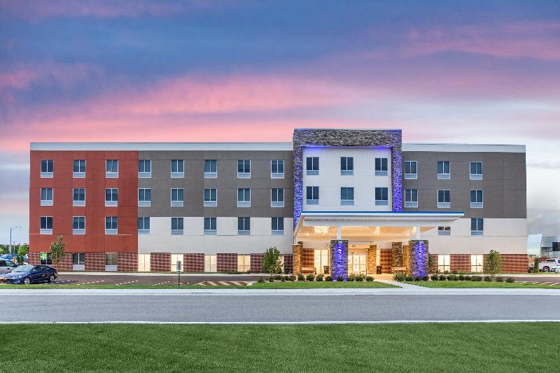 Holiday Inn Express and Suites Ottawa image
