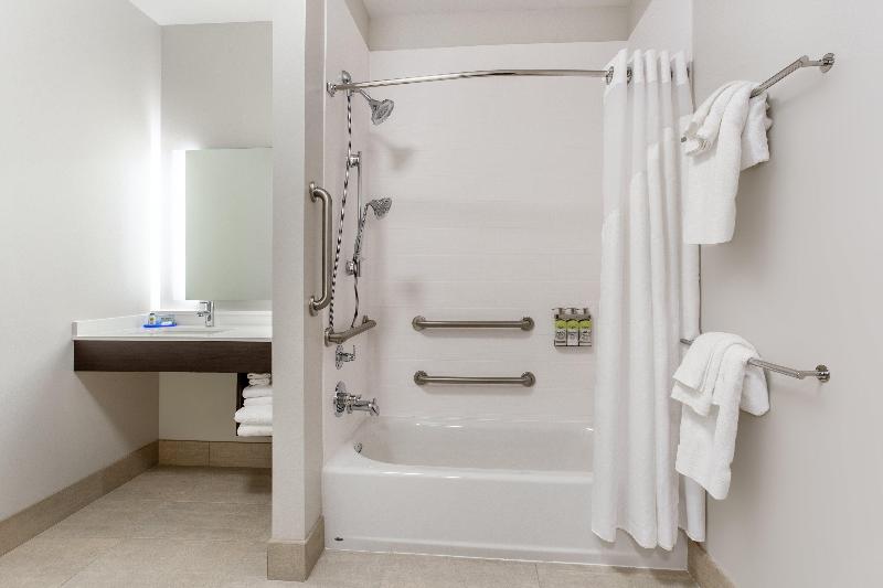 Holiday Inn Express and Suites Ottawa image