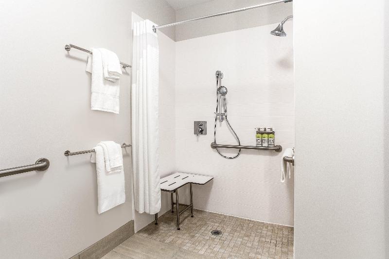 Holiday Inn Express and Suites Ottawa image