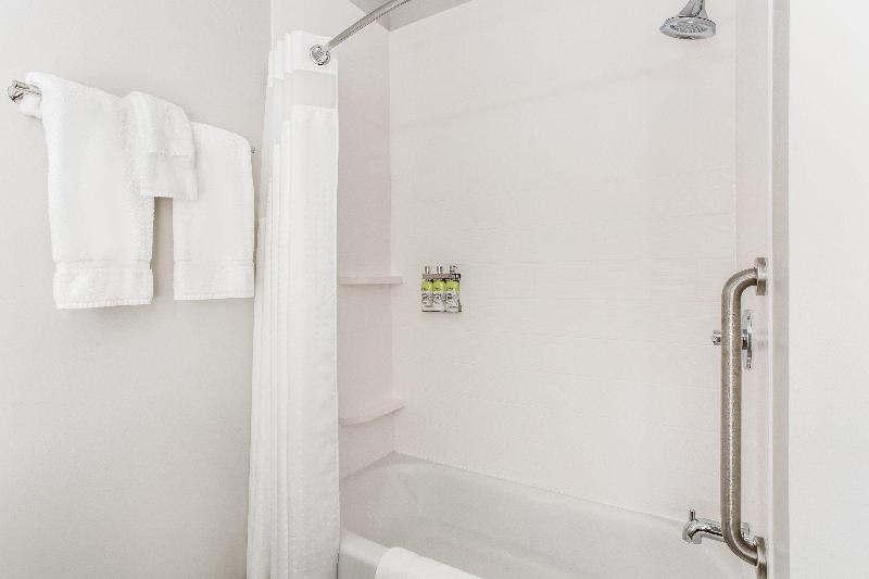 Holiday Inn Express and Suites Ottawa image