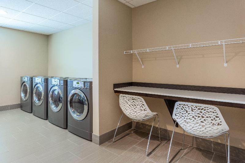 Candlewood Suites Davenport image