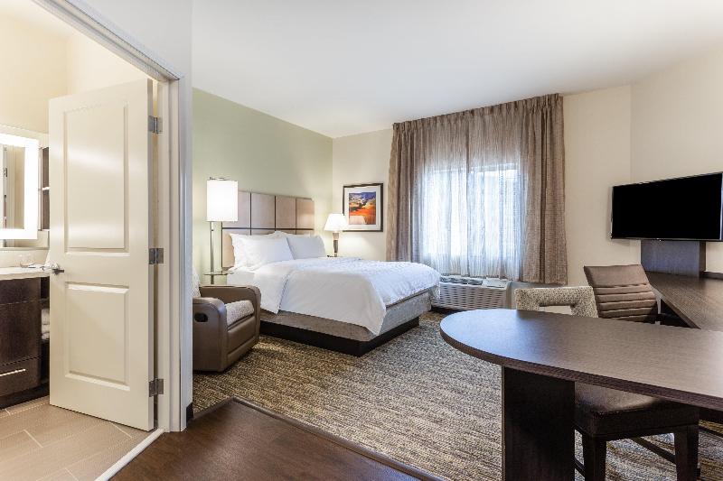 Candlewood Suites Davenport photo 18