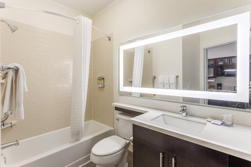Candlewood Suites Davenport photo 11