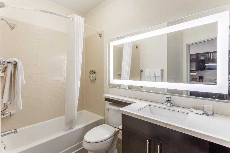 Candlewood Suites Davenport photo 12
