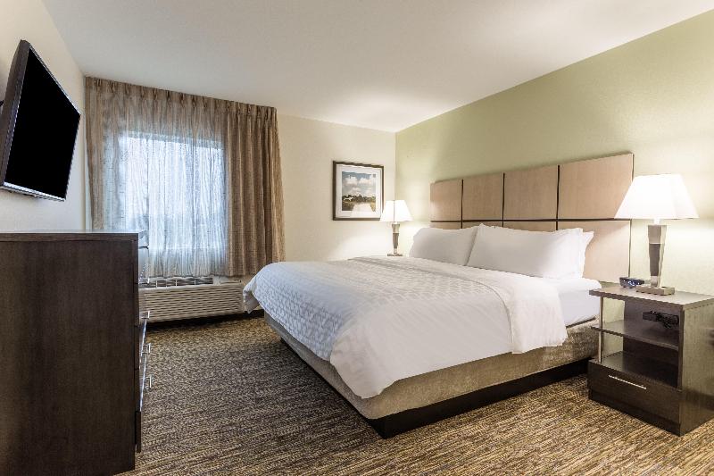 Candlewood Suites Davenport image