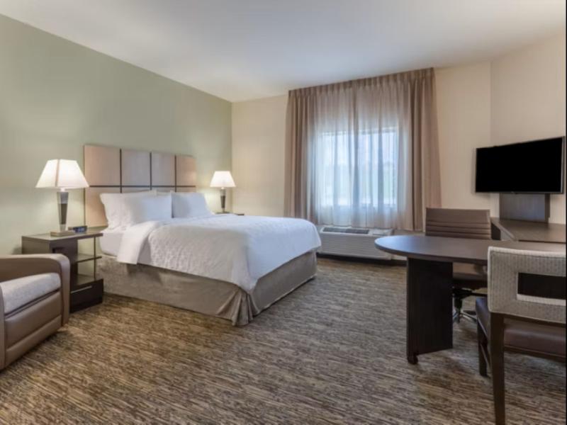 Candlewood Suites Davenport image