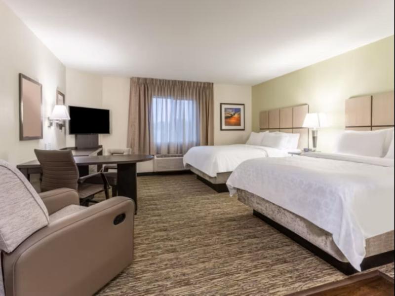 Candlewood Suites Davenport image