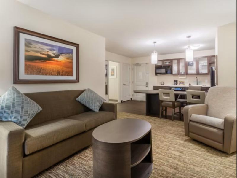 Candlewood Suites Davenport image