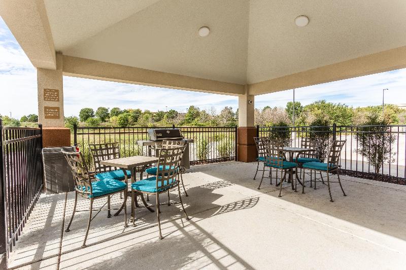 Candlewood Suites Davenport image