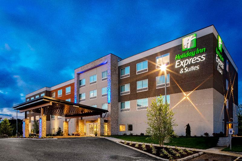 Holiday Inn Express & Suites Madison image