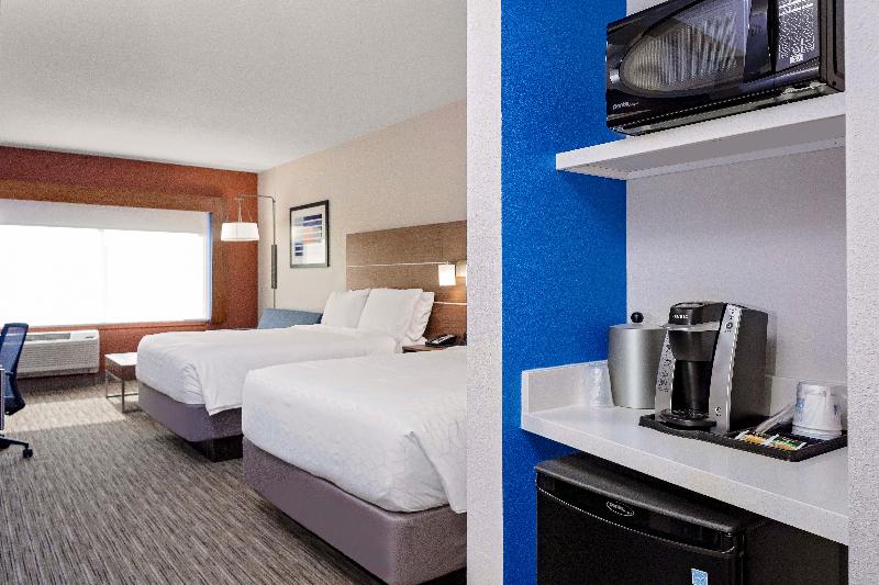 Holiday Inn Express & Suites Madison image