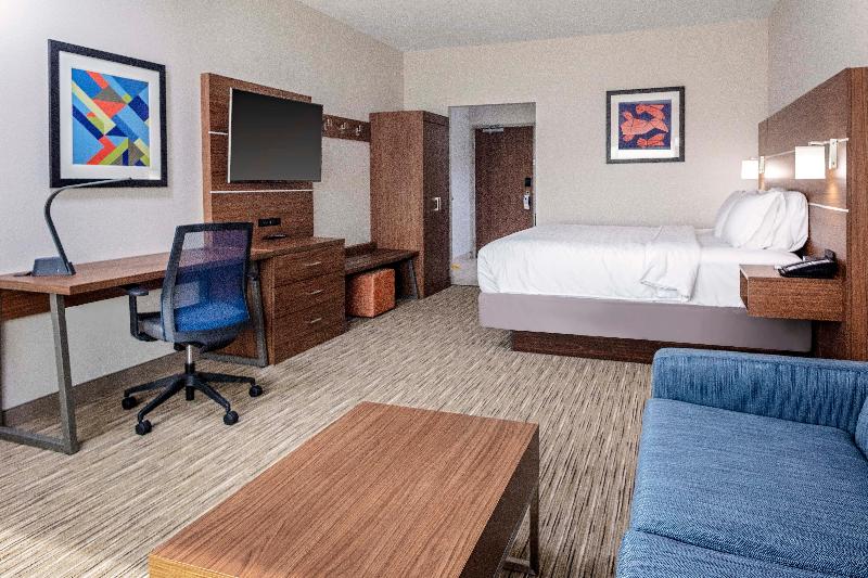 Holiday Inn Express & Suites Madison image