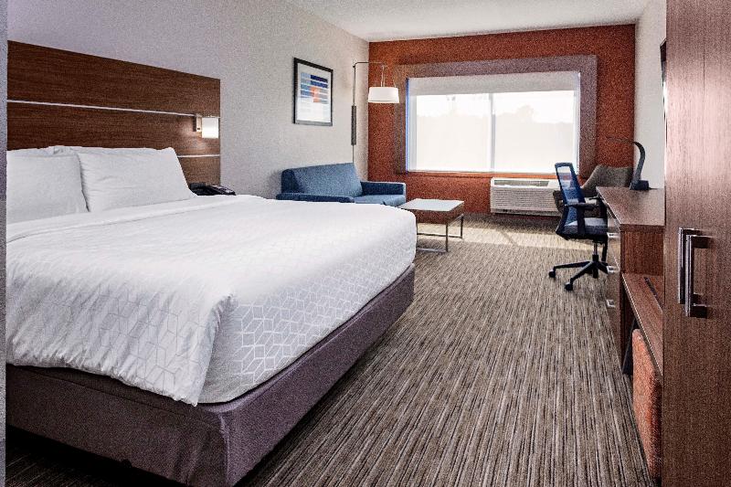 Holiday Inn Express & Suites Madison image