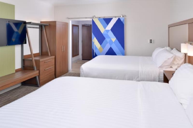 Holiday Inn Express & Suites Madison image