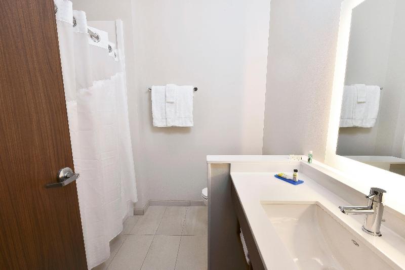 Holiday Inn Express & Suites Madisonville By IHG