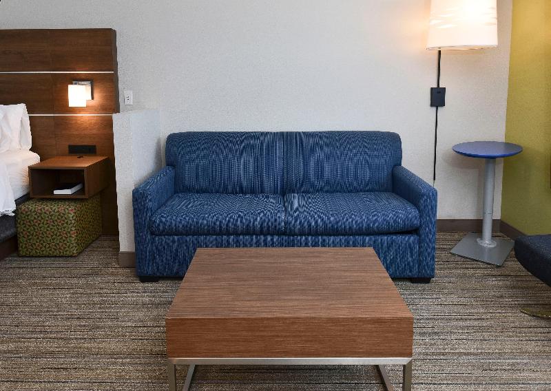 Holiday Inn Express & Suites Madisonville By IHG