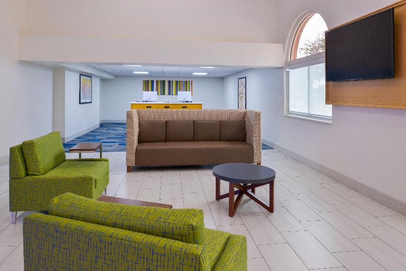 Holiday Inn Express & Suites Shreveport - Downtown image