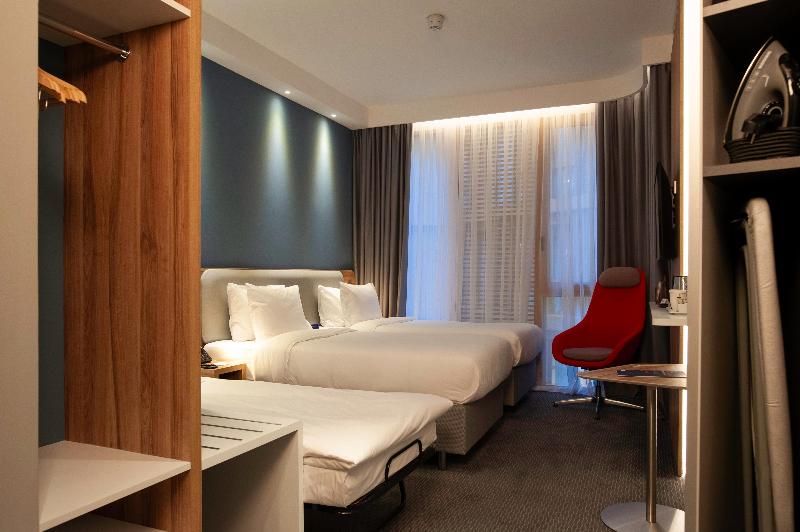 Holiday Inn Express Tbilisi - Avlabari image