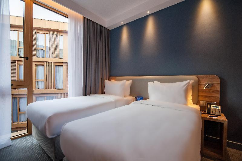 Holiday Inn Express Tbilisi - Avlabari image