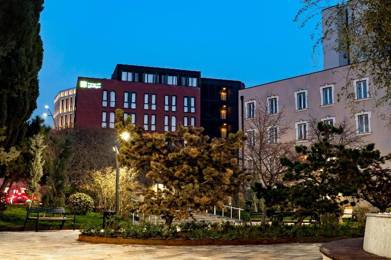 Holiday Inn Express Tbilisi - Avlabari image