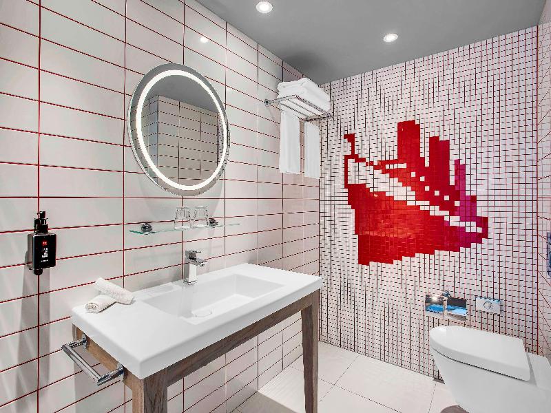 Radisson RED Hotel, Glasgow image