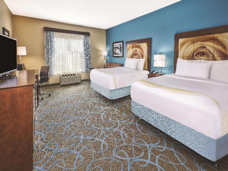 La Quinta by Wyndham Niagara Falls image